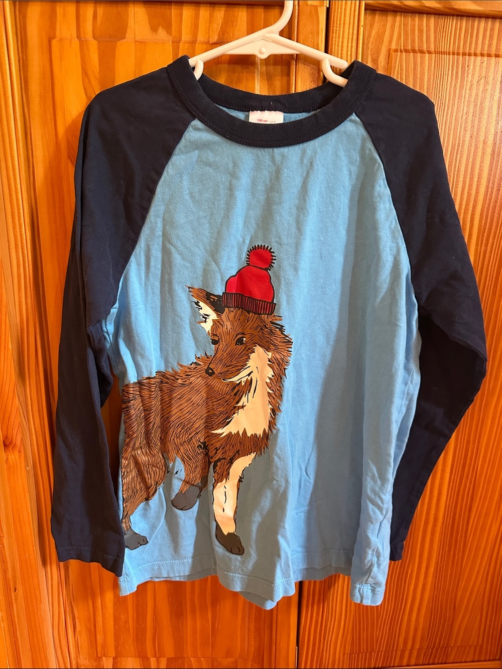 Hanna Andersson Blue Raglan Fox Tee with Red Hat Graphic